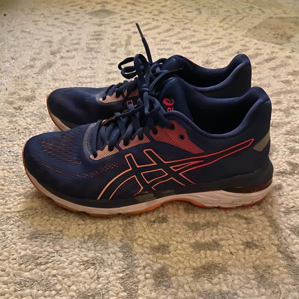 ASICS pursue running shoes